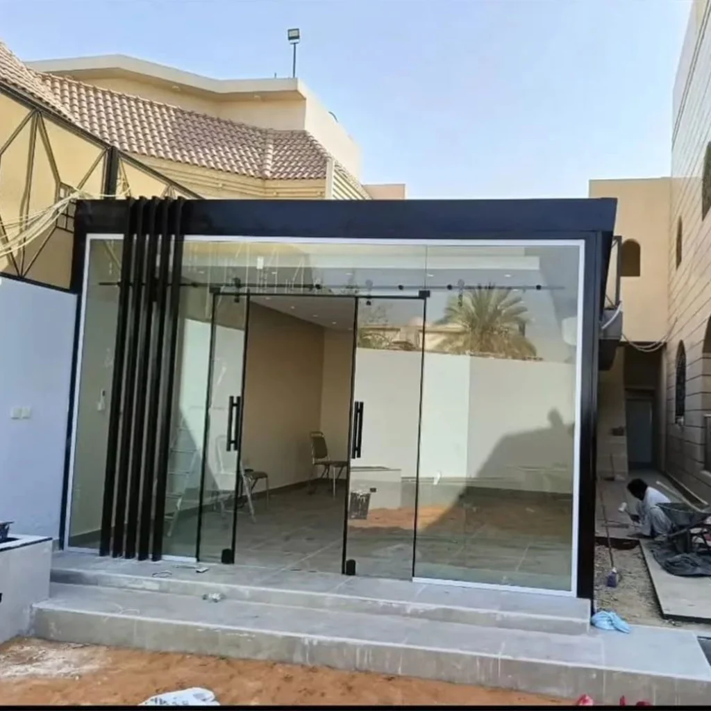 بناء ملاحق وغرف الشرقية على السطح